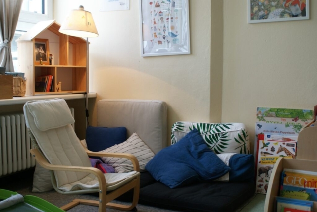 Sitzgelegenheit in der Bibliothek der Kita Laurentius